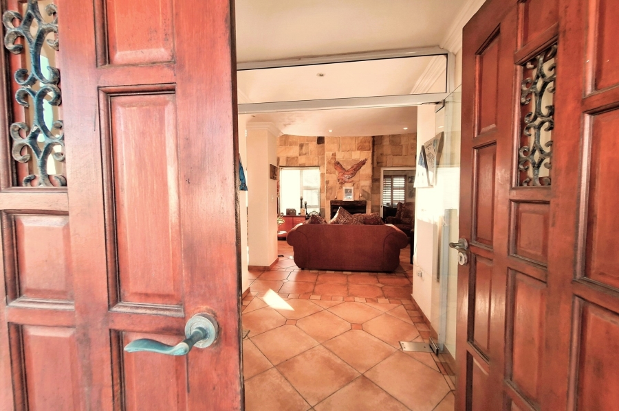 5 Bedroom Property for Sale in Golden Mile Western Cape